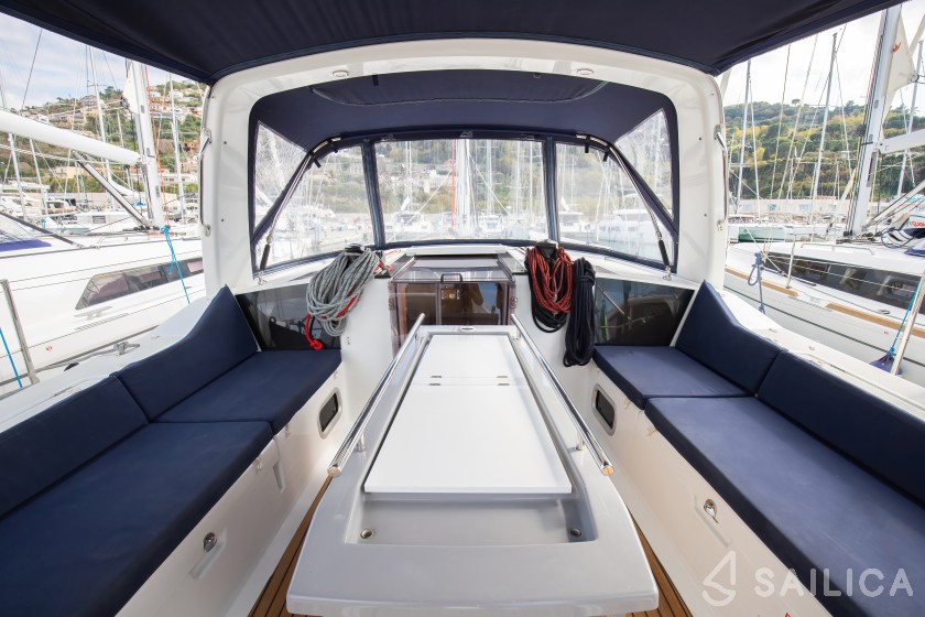 Oceanis 41.1 - Yacht Charter Sailica