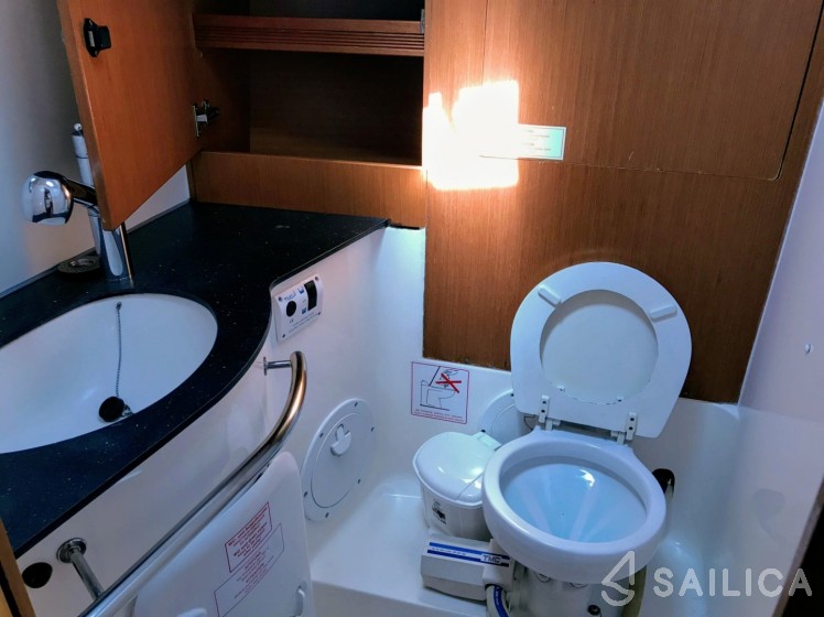 Oceanis 46.1 - Yacht Charter Sailica