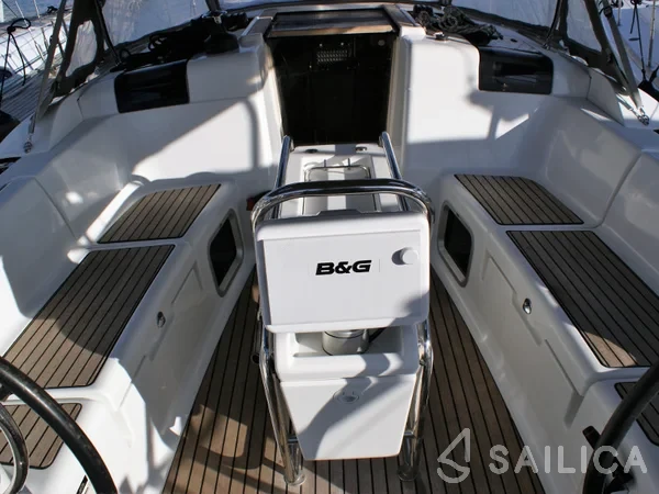 Sun Odyssey 409 - Yacht Charter Sailica