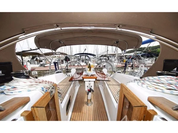 Bavaria 34 Cruiser - Yacht Charter Sailica
