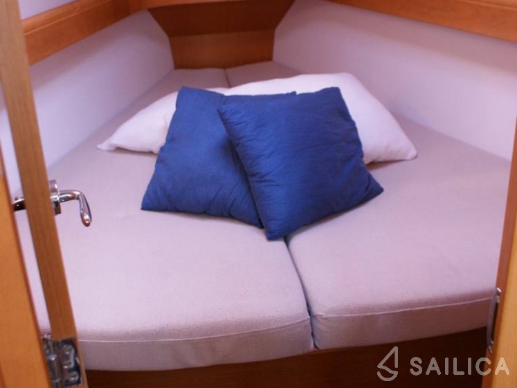 Sun Odyssey 36i - Yacht Charter Sailica
