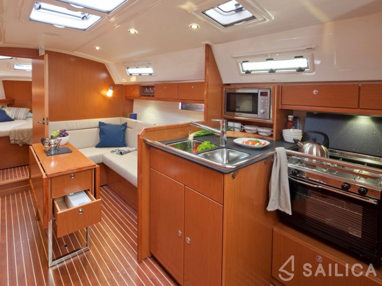 Bavaria 36 Cruiser - Yacht Charter Sailica