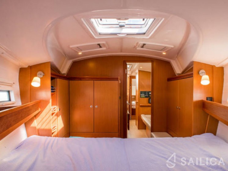 Bavaria 36 Cruiser - Yacht Charter Sailica