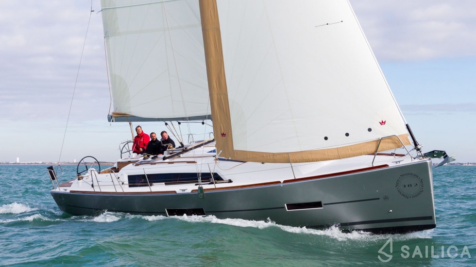 Dufour 382 GL - Yacht Charter Sailica