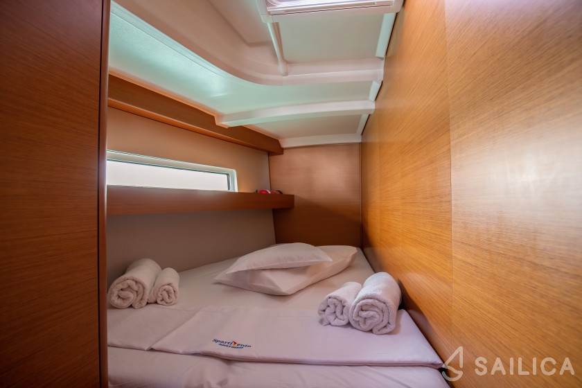 Sun Odyssey 440 - Yacht Charter Sailica