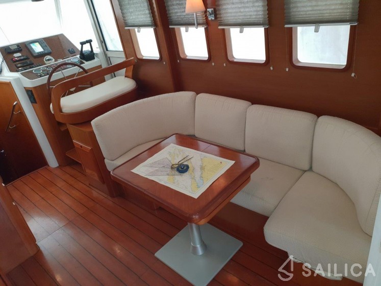 Swift Trawler 42 - Yacht Charter Sailica