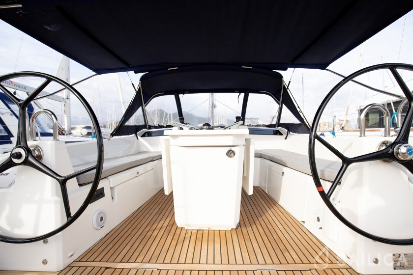 Oceanis 40.1 - Yacht Charter Sailica