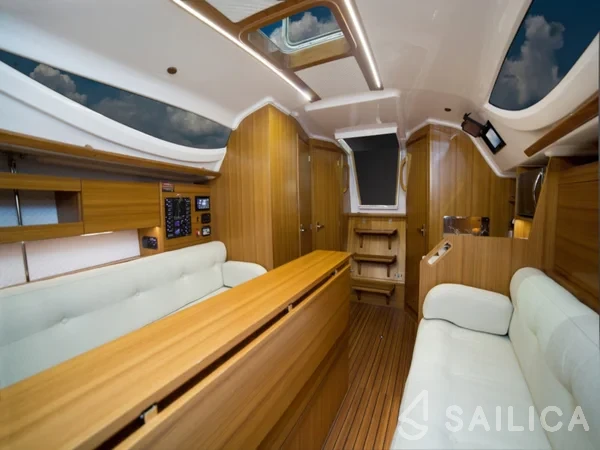 Maxus 33.1 RS - Yacht Charter Sailica