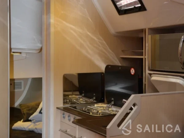 Maxus 33.1 RS Prestige - Yacht Charter Sailica