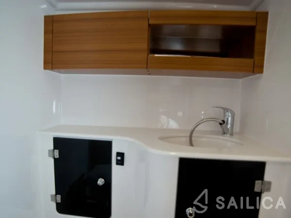 Maxus 33.1 RS Prestige - Yacht Charter Sailica