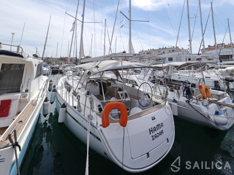 Bavaria Cruiser 37 - Yacht Charter Sailica