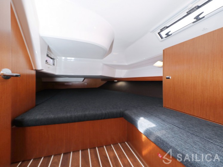 Bavaria Cruiser 37 - Yacht Charter Sailica