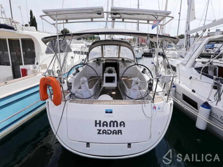 Bavaria Cruiser 37 - Yacht Charter Sailica