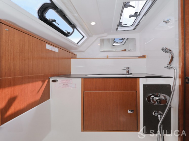 Bavaria Cruiser 37 - Yacht Charter Sailica