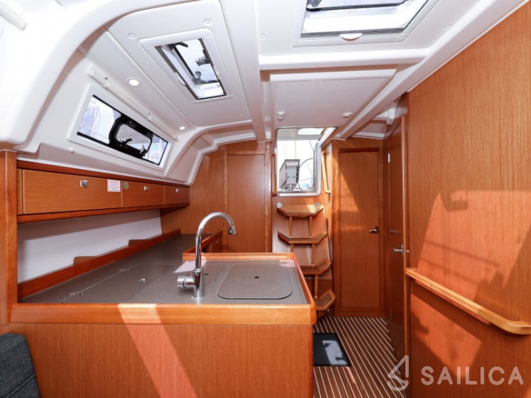 Bavaria Cruiser 37 - Yacht Charter Sailica