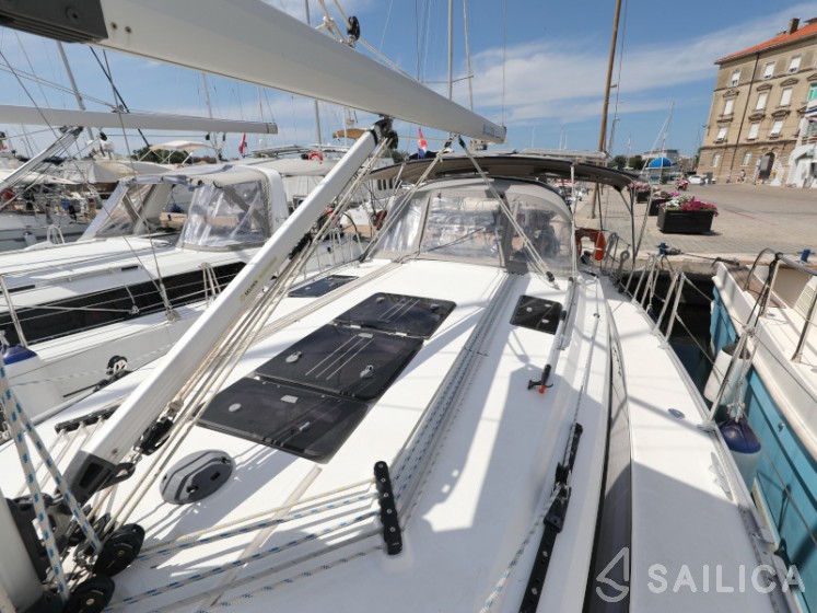 Bavaria Cruiser 37 - Yacht Charter Sailica