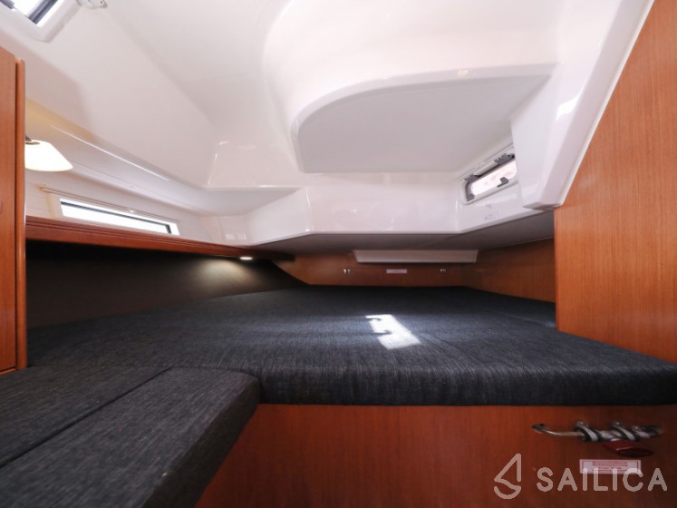 Bavaria Cruiser 37 - Yacht Charter Sailica