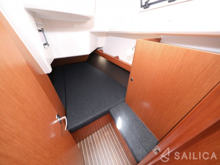 Bavaria Cruiser 37 - Yacht Charter Sailica