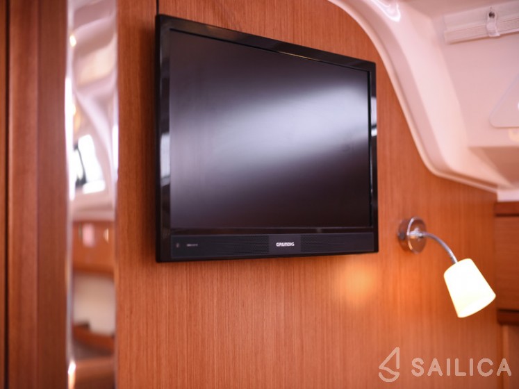 Bavaria Cruiser 37 - Yacht Charter Sailica