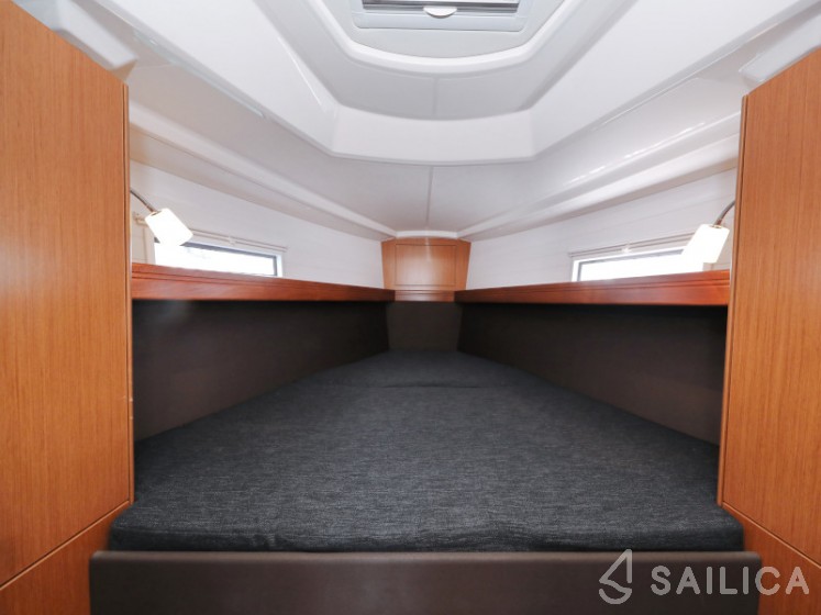 Bavaria Cruiser 37 - Yacht Charter Sailica