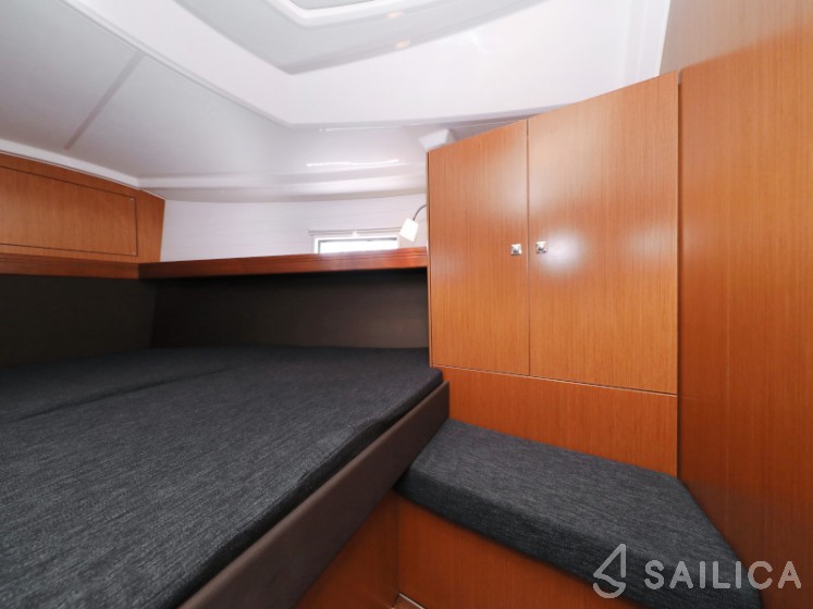 Bavaria Cruiser 37 - Yacht Charter Sailica