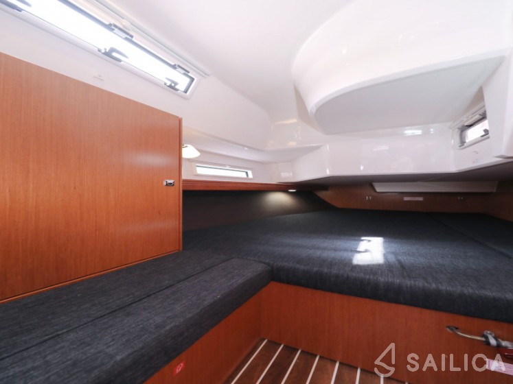 Bavaria Cruiser 37 - Yacht Charter Sailica