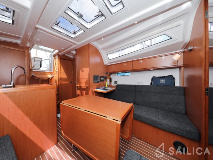 Bavaria Cruiser 37 - Yacht Charter Sailica