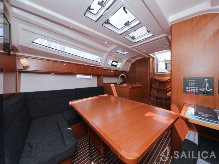 Bavaria Cruiser 37 - Yacht Charter Sailica