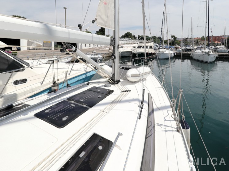 Bavaria Cruiser 37 - Yacht Charter Sailica