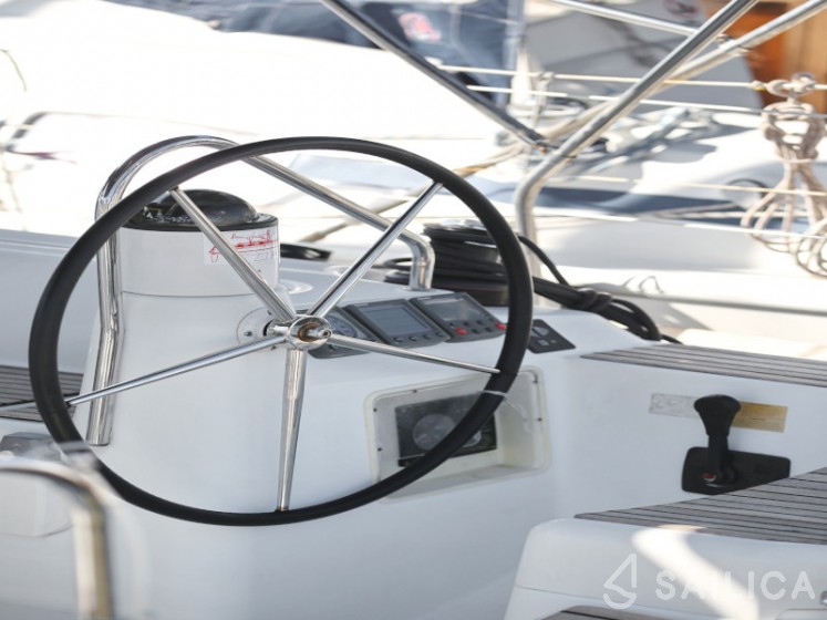 Sun Odyssey 39i - Yacht Charter Sailica