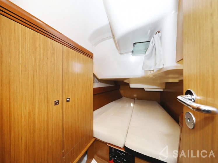 Sun Odyssey 39i - Yacht Charter Sailica