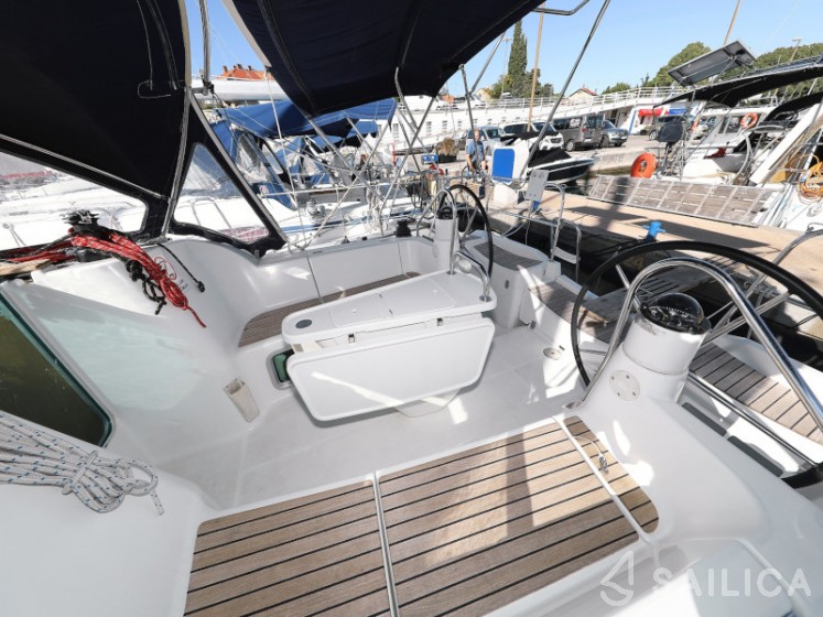 Sun Odyssey 39i - Yacht Charter Sailica
