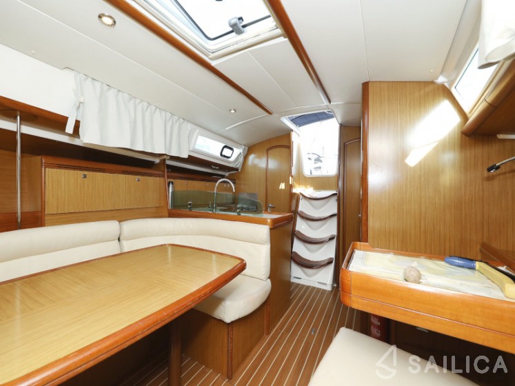 Sun Odyssey 39i - Yacht Charter Sailica