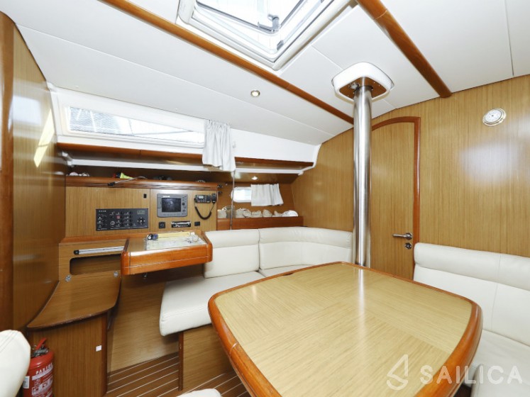 Sun Odyssey 39i - Yacht Charter Sailica