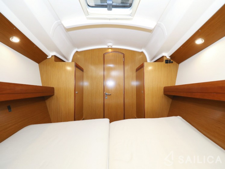 Sun Odyssey 39i - Yacht Charter Sailica