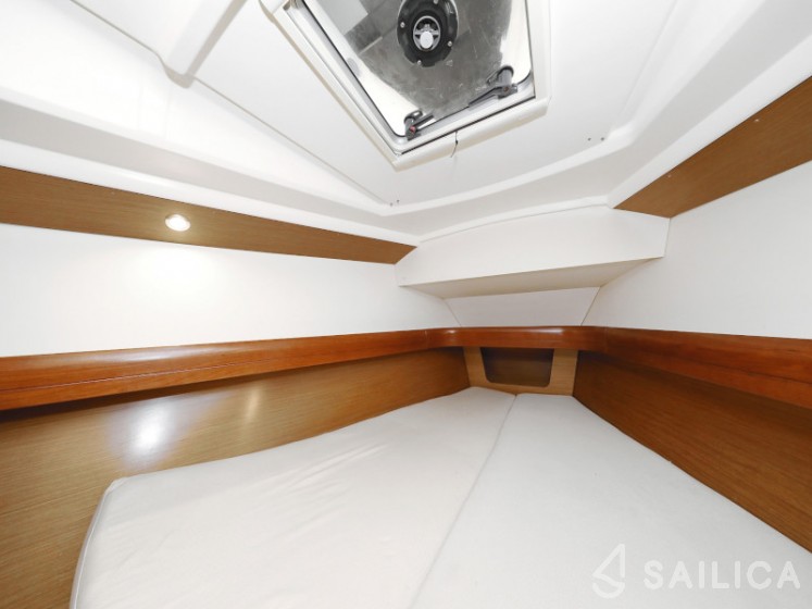 Sun Odyssey 39i - Yacht Charter Sailica