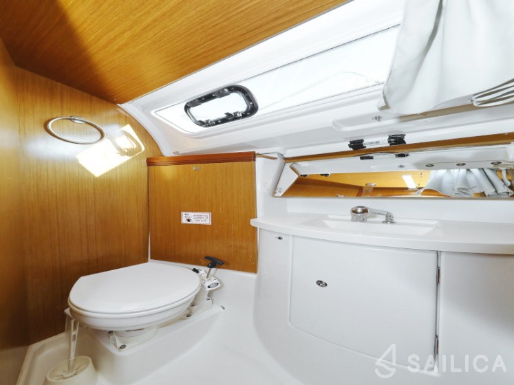 Sun Odyssey 39i - Yacht Charter Sailica