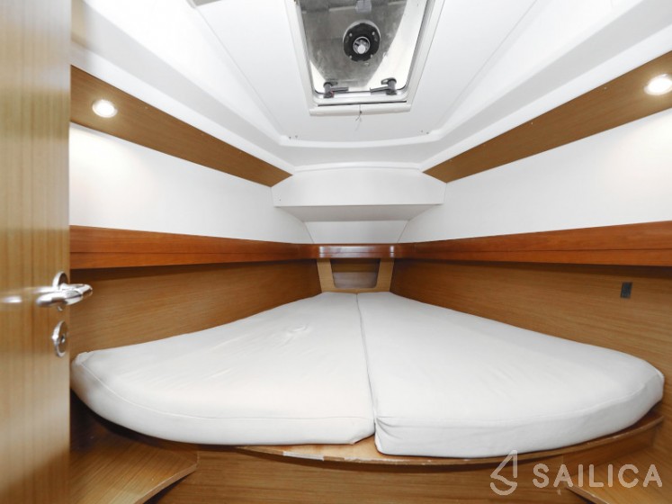 Sun Odyssey 39i - Yacht Charter Sailica