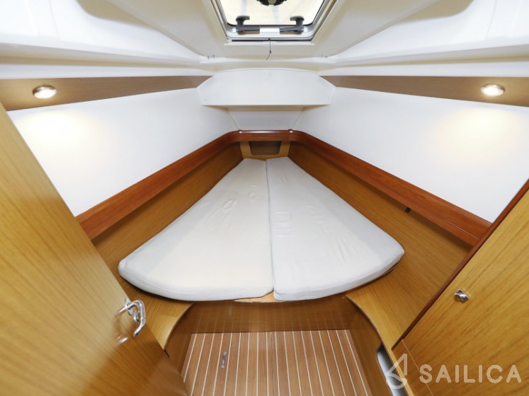 Sun Odyssey 39i - Yacht Charter Sailica