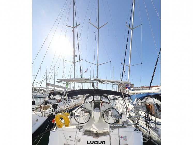 Sun Odyssey 39i - Yacht Charter Sailica