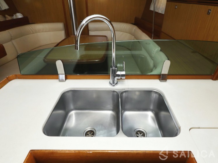 Sun Odyssey 39i - Yacht Charter Sailica