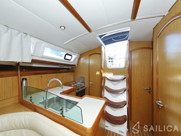 Sun Odyssey 39i - Yacht Charter Sailica