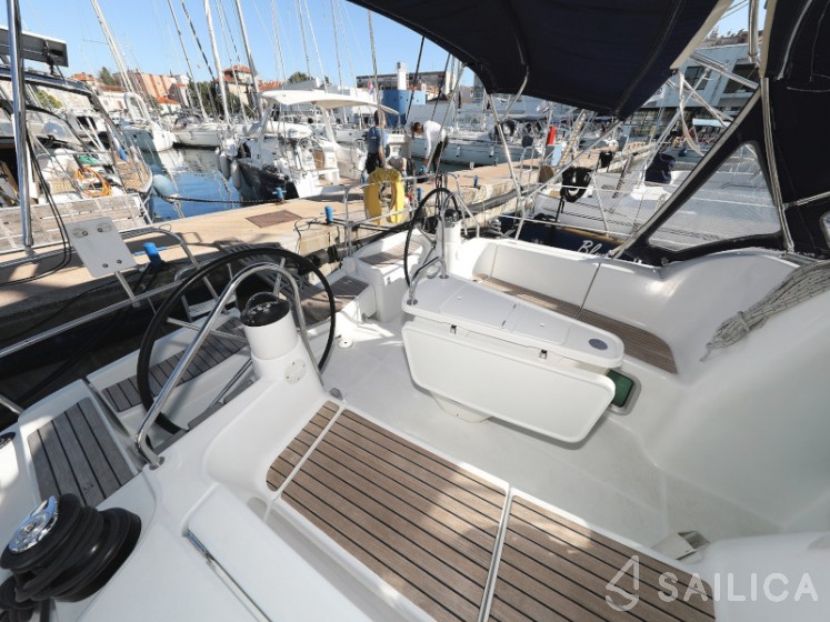 Sun Odyssey 39i - Yacht Charter Sailica