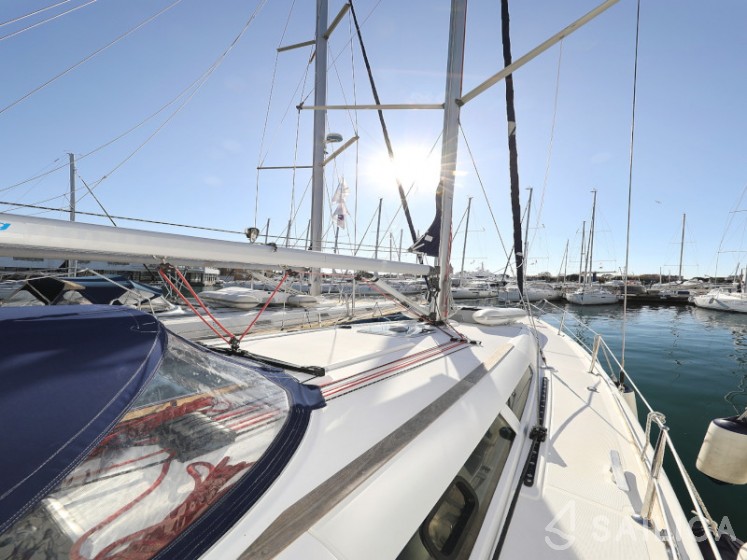 Sun Odyssey 39i - Yacht Charter Sailica
