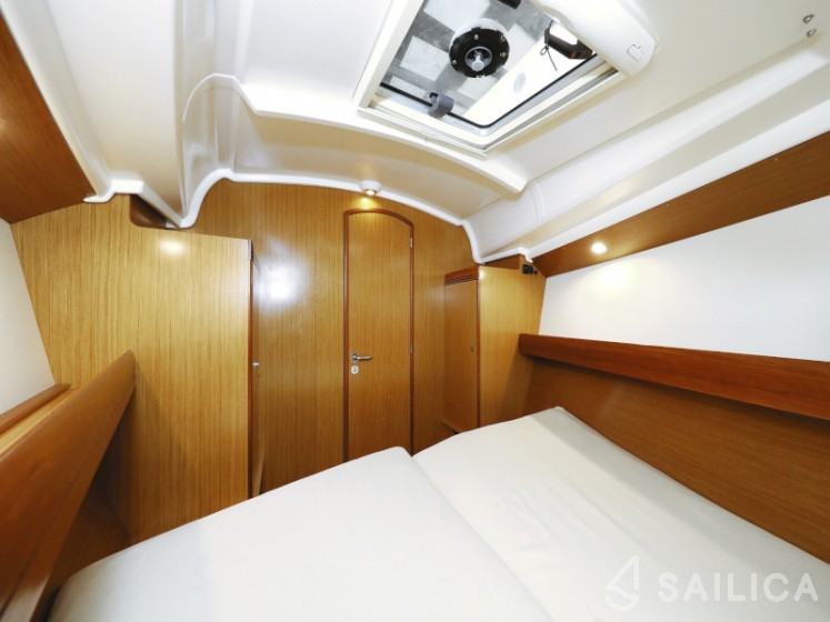 Sun Odyssey 39i - Yacht Charter Sailica