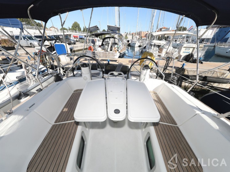 Sun Odyssey 39i - Yacht Charter Sailica