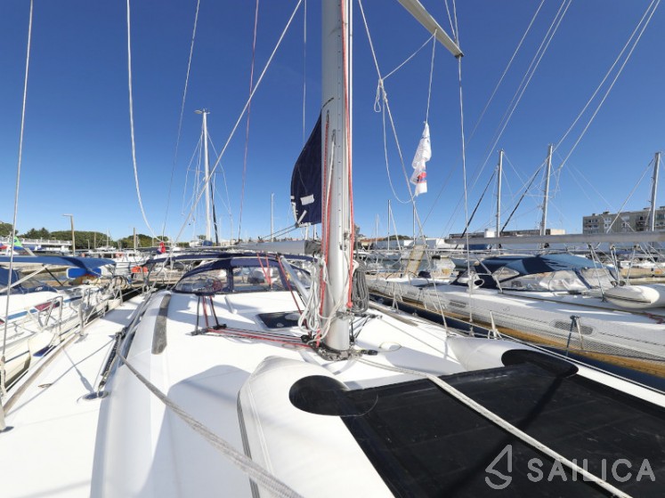 Sun Odyssey 39i - Yacht Charter Sailica