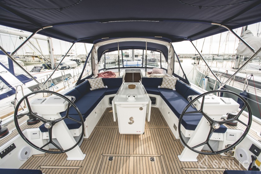 Oceanis 51.1 - Yacht Charter Sailica