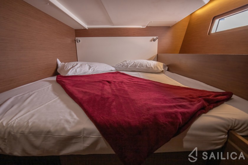 Oceanis 51.1 - Yacht Charter Sailica