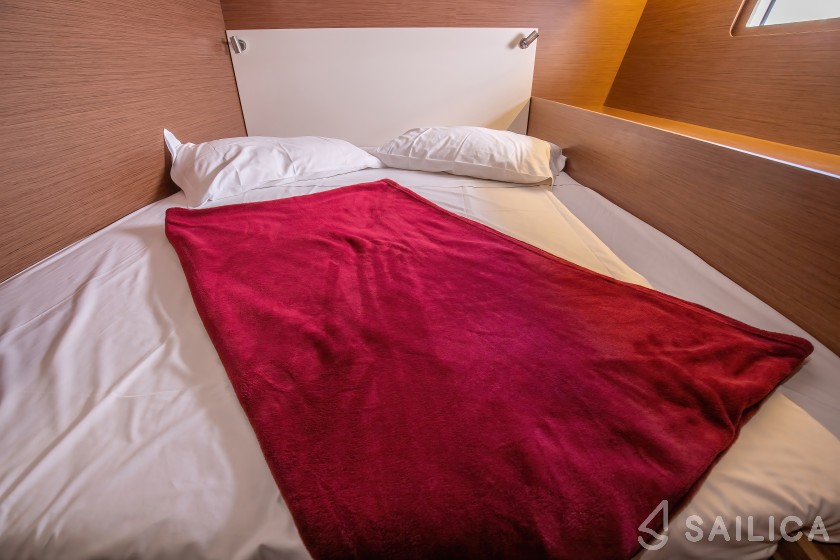 Oceanis 51.1 - Yacht Charter Sailica